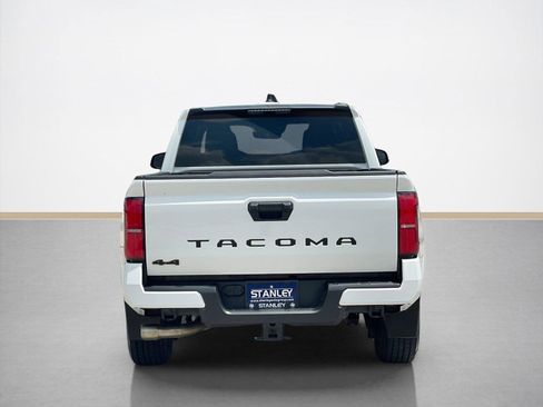 Used 2024 Toyota Tacoma SR5 AWD/4WD image 7