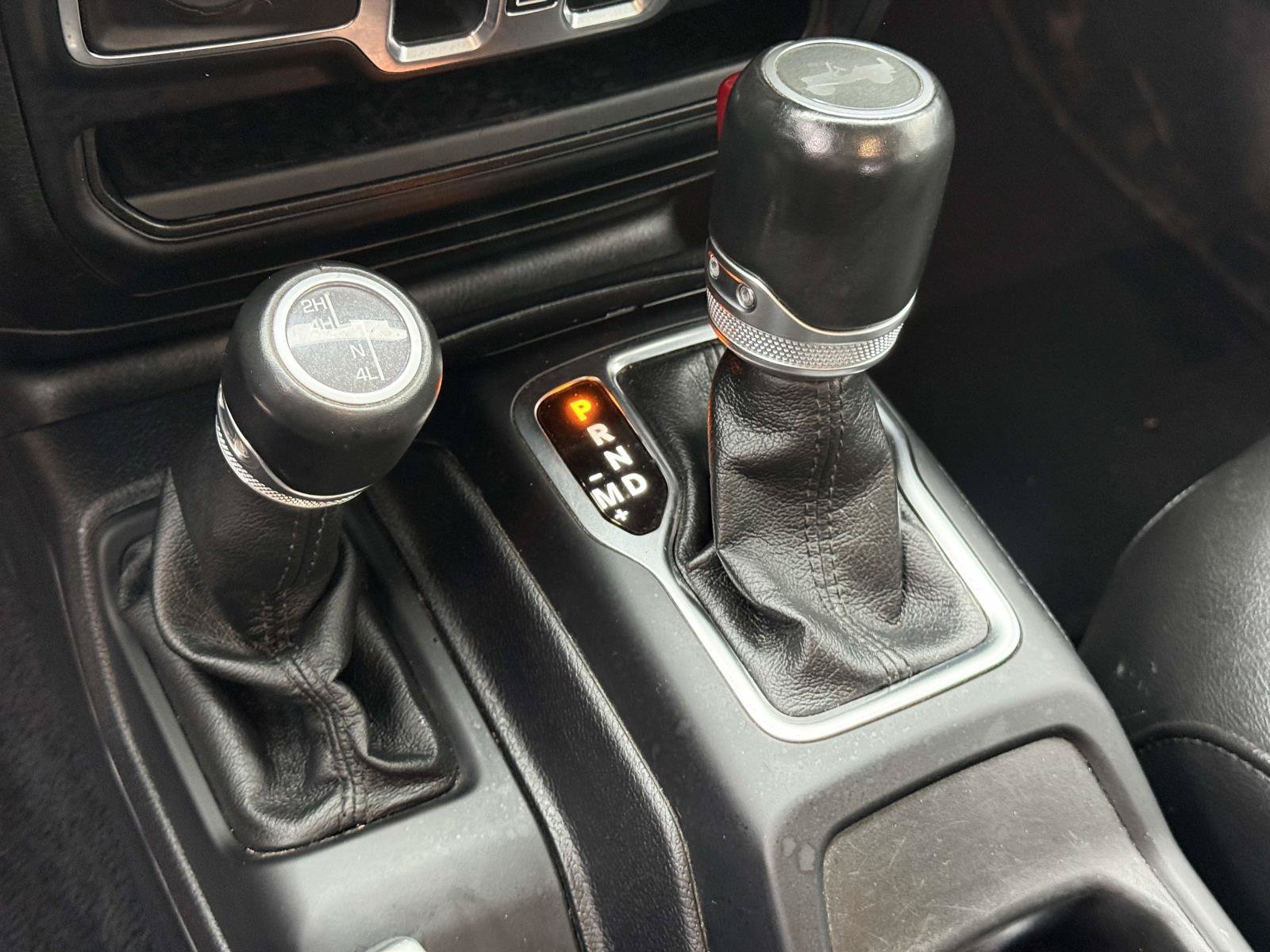 Used 2021 Jeep Wrangler Unlimited Sahara AWD/4WD image 9
