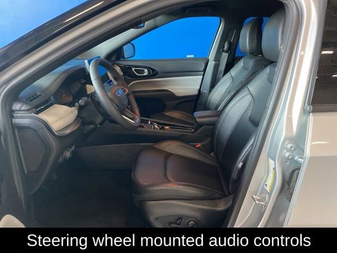 Used 2025 Jeep Compass Limited AWD/4WD image 10