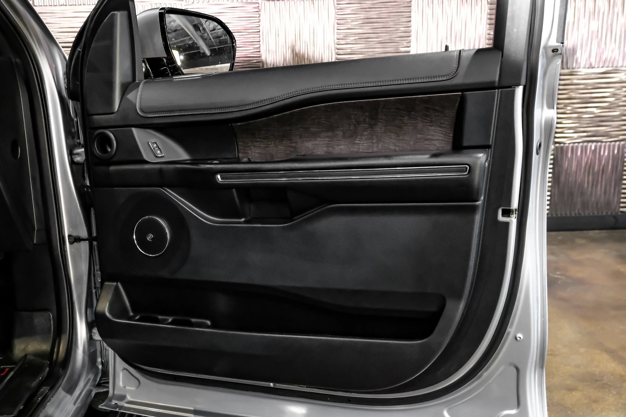 Used 2021 Ford Expedition Limited RWD image 37