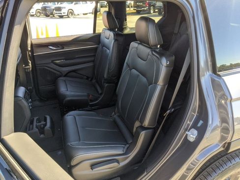 New 2025 Jeep Grand Cherokee L Limited w/ Black Appearance Package image 40