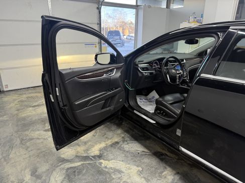 Used 2013 Cadillac XTS Luxury w/ Driver Awareness Package image 9