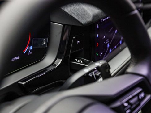 Certified 2026 Porsche Cayenne image 24