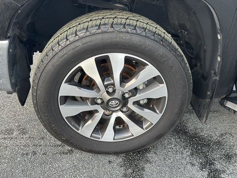 Used 2018 Toyota Tundra SR5 w/ SR5 Upgrade Package image 30