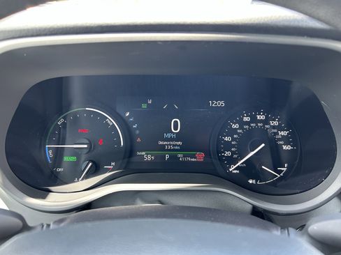 Certified 2025 Toyota Sienna LE FWD image 27