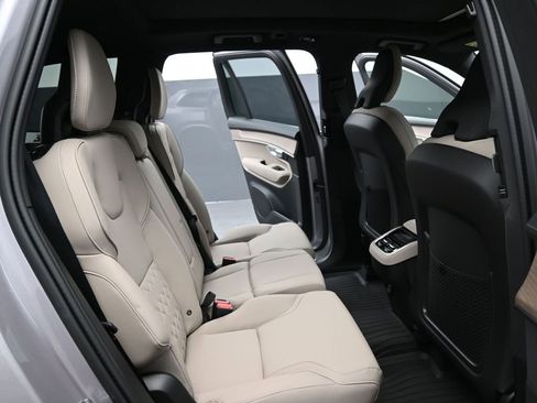 New 2026 Volvo XC90 B6 Plus w/ Protection Package Premier image 19