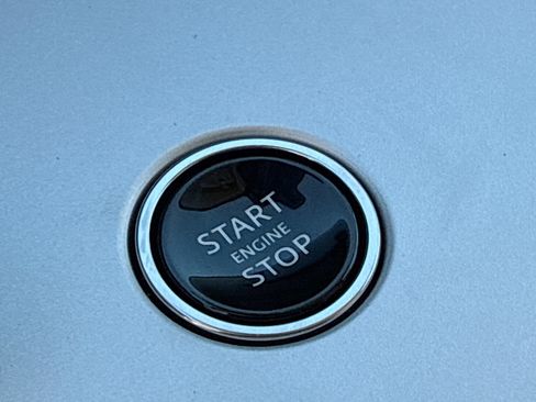 New 2025 Land Rover Range Rover SE image 38