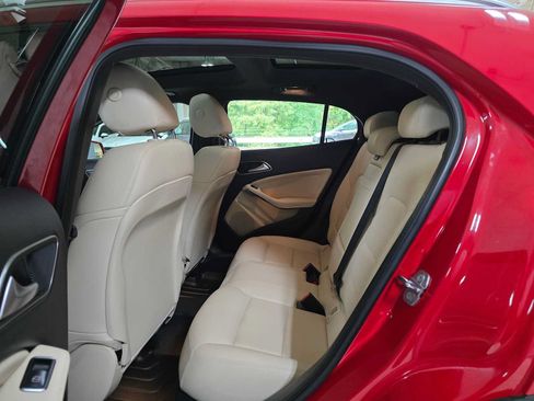 Used 2019 Mercedes-Benz GLA 250 4MATIC image 16