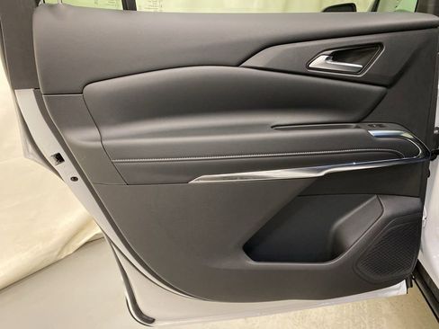 New 2026 Chevrolet Traverse LT w/ Sun and Wheel Package image 12