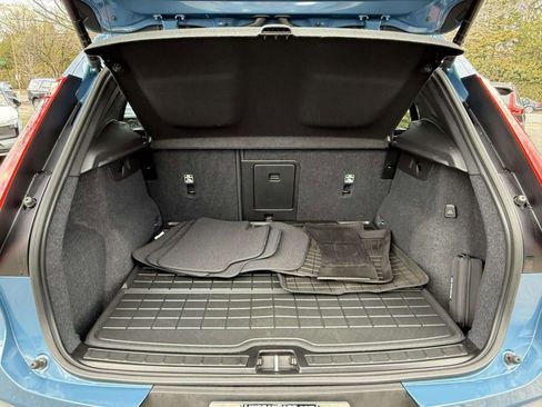 Used 2023 Volvo XC40 B5 Ultimate w/ Protection Package Premier image 17