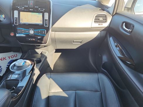 Used 2015 Nissan Leaf SL w/ Premium Package image 11