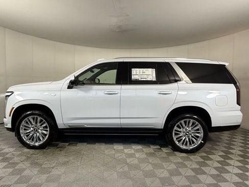 New 2026 Cadillac Escalade Luxury image 2