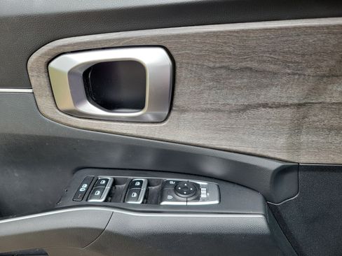 Used 2022 Kia Sorento EX w/ Panoramic Sunroof Package FWD image 16