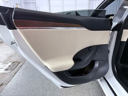 Used 2021 Tesla Model S Plaid image 21