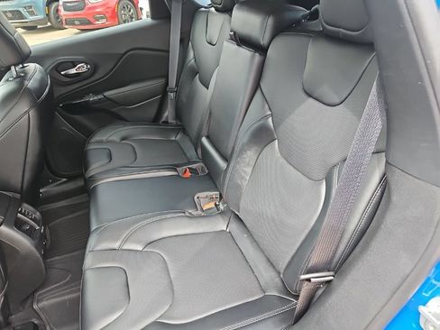 Used 2023 Jeep Cherokee Altitude Lux AWD/4WD image 22