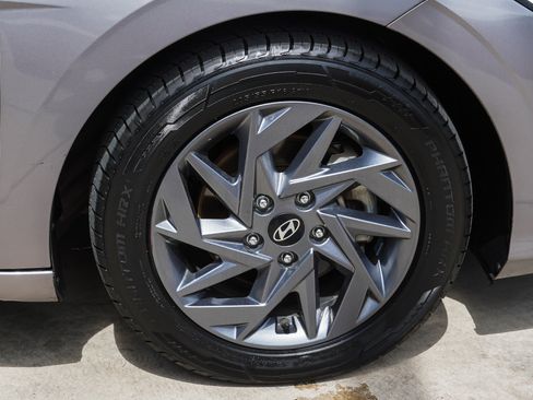 Used 2024 Hyundai Elantra SEL FWD image 10