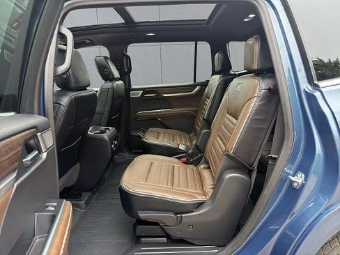 Used 2026 GMC Acadia Denali Ultimate w/ LPO, Floor Liner Package AWD/4WD image 24