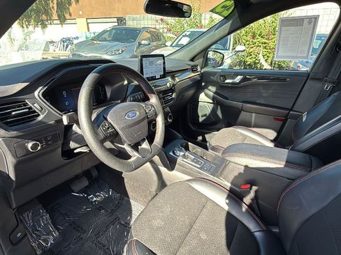 Used 2025 Ford Escape ST-Line FWD image 17
