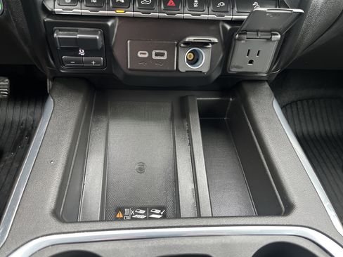 Used 2022 Chevrolet Silverado 3500 LTZ w/ LTZ Plus Package image 34