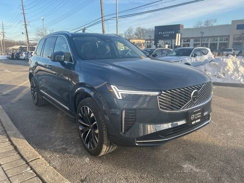 Used 2025 Volvo XC90 B6 Plus image 6