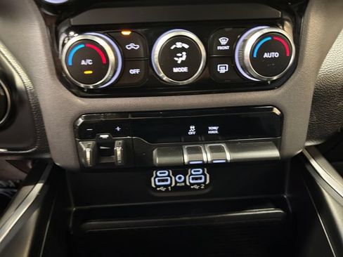Used 2022 RAM 1500 Big Horn AWD/4WD image 22