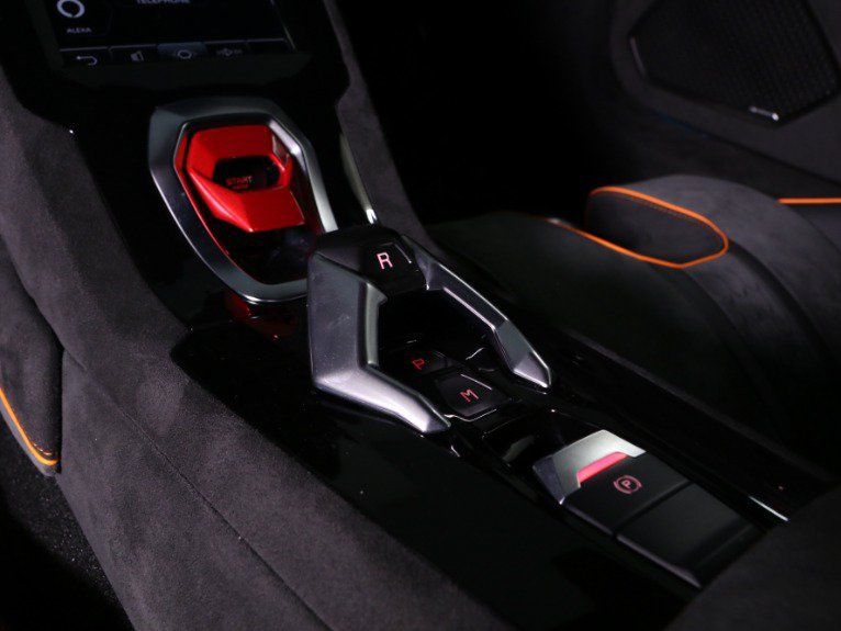 Used 2024 Lamborghini Huracan Sterrato AWD/4WD image 19