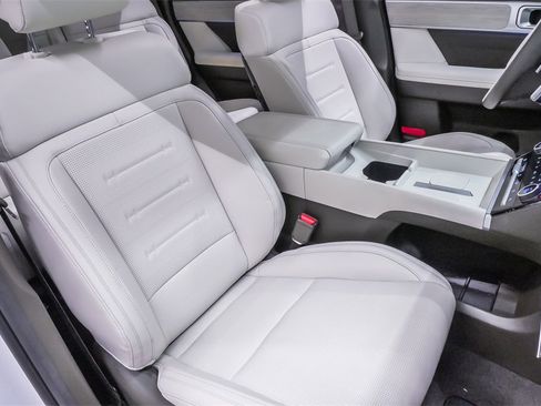 Used 2025 Hyundai Santa Fe Calligraphy image 17