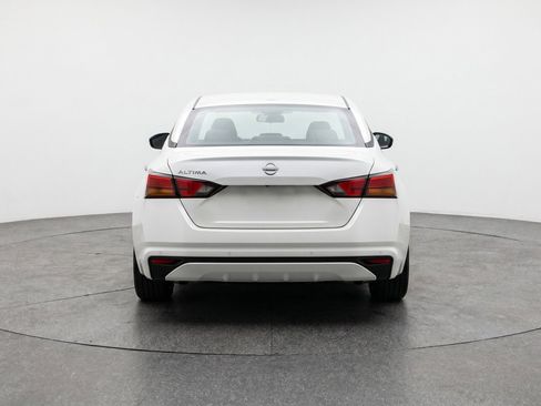 Used 2025 Nissan Altima 2.5 SV FWD image 6