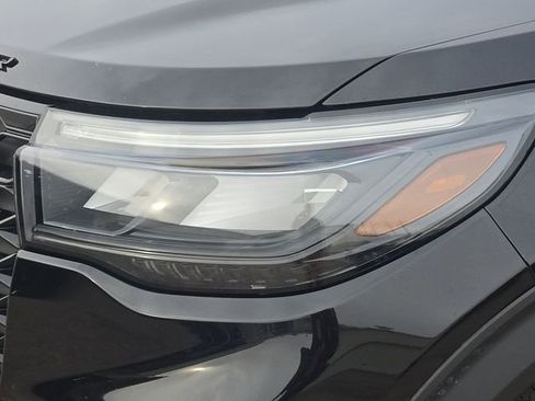 Used 2025 Ford Explorer ST-Line w/ ST-Line Street Pack image 8