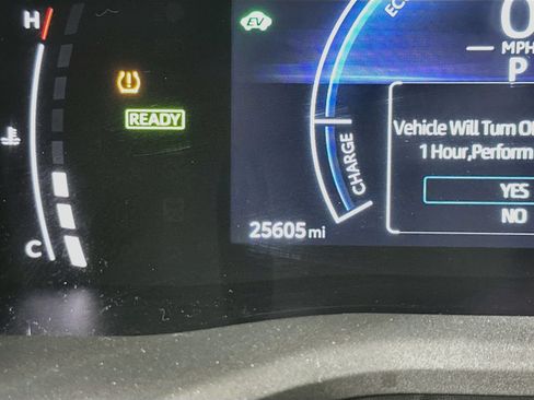 Used 2025 Toyota Camry SE FWD image 12