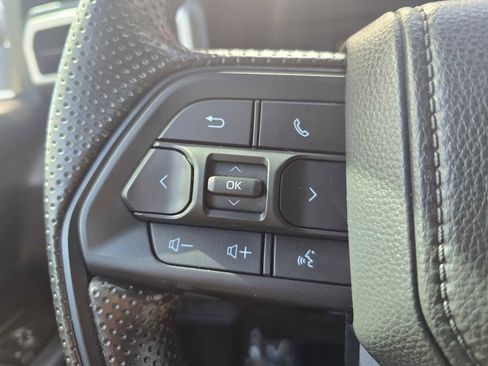 Used 2025 Toyota Tacoma SR5 AWD/4WD image 35
