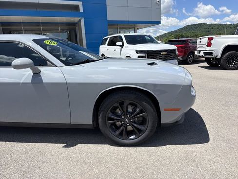 Used 2020 Dodge Challenger SXT w/ Blacktop Package AWD/4WD image 2