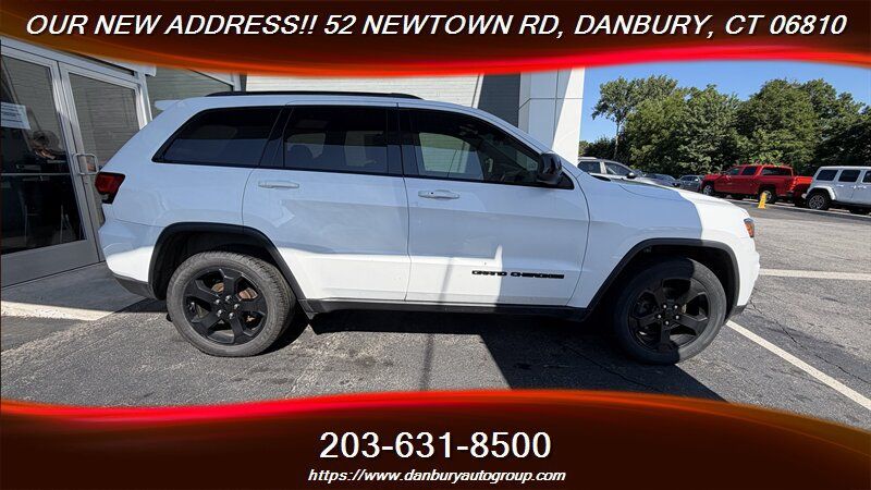 Used 2019 Jeep Grand Cherokee Laredo AWD/4WD image 6