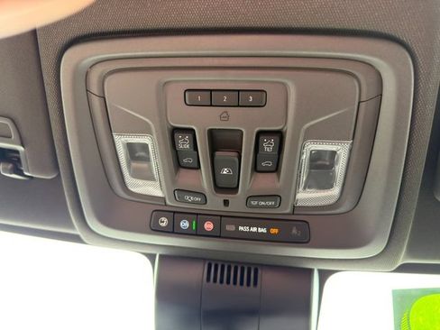 Used 2023 GMC Sierra 1500 Denali w/ Denali Reserve Package AWD/4WD image 39