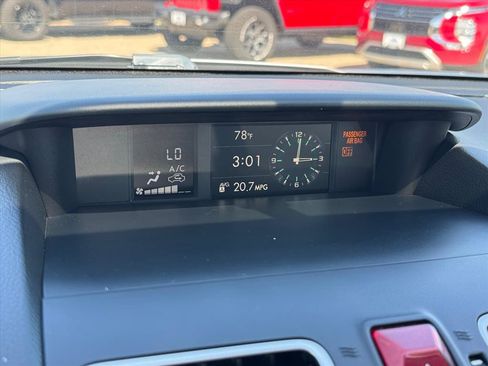 Used 2018 Subaru Forester 2.5i Premium w/ All-Weather Package AWD/4WD image 23