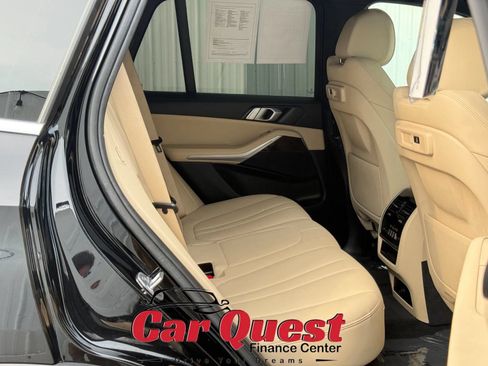 Used 2019 BMW X5 xDrive40i w/ Convenience Package AWD/4WD image 17