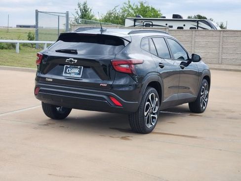 New 2026 Chevrolet Trax RS w/ Sunroof Package FWD image 7