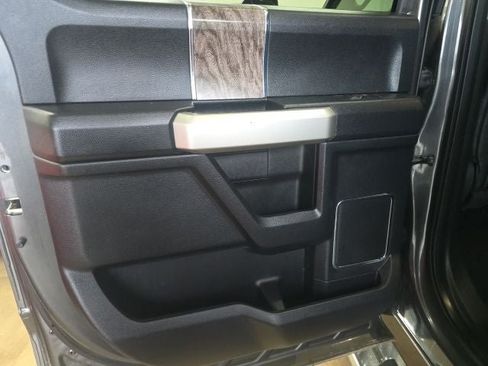 Used 2019 Ford F250 Lariat w/ Chrome Package AWD/4WD image 27