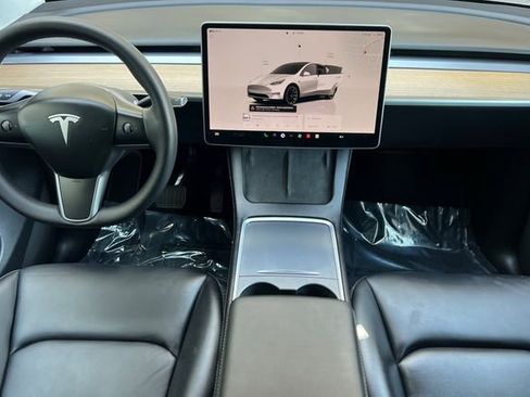 Used 2023 Tesla Model Y Long Range image 19