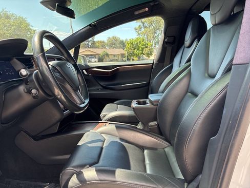 Used 2019 Tesla Model X 100D AWD/4WD image 7