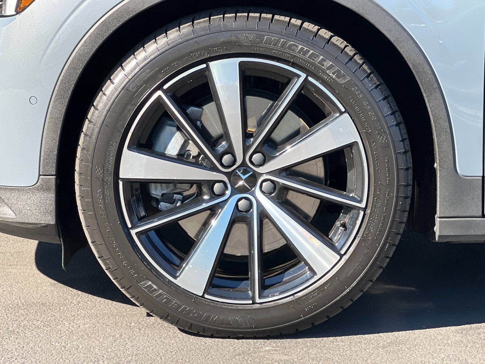 Used 2022 Polestar Polestar 2 w/ Plus Package AWD/4WD image 25