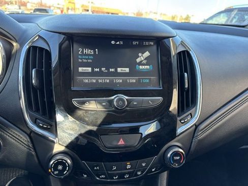 Used 2017 Chevrolet Cruze Premier image 9