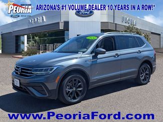 Used 2024 Volkswagen Tiguan SE image 1