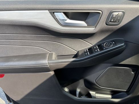 Used 2024 Ford Escape Platinum image 21