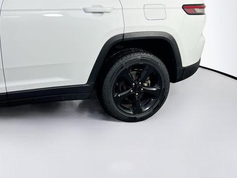 Used 2023 Jeep Grand Cherokee Altitude AWD/4WD image 30
