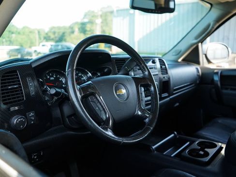 Used 2014 Chevrolet Silverado 2500 LT w/ Z71 Appearance Package AWD/4WD image 6