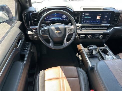 Certified 2024 Chevrolet Silverado 1500 High Country w/ Technology Package AWD/4WD image 23