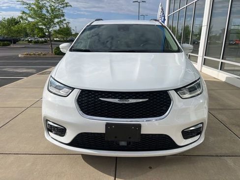 Used 2022 Chrysler Pacifica Touring-L FWD image 10