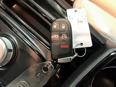 Used 2018 Chrysler 300 S w/ 300S Premium Group image 22