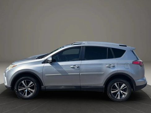 Used 2016 Toyota RAV4 XLE FWD image 2